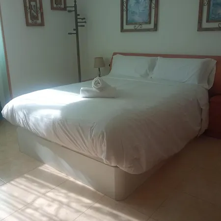 El Estacio Point, Large & Comfort